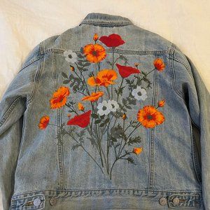 Levi's Poppy Embroidered Trucker Jacket, Size Medium